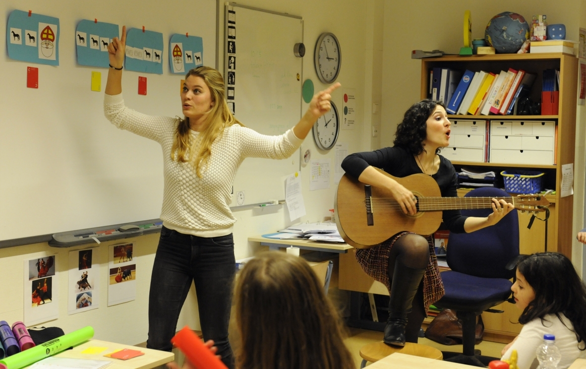 Co-teaching. Studenten van pabo en docent-muziekopleiding leren van elkaar.
