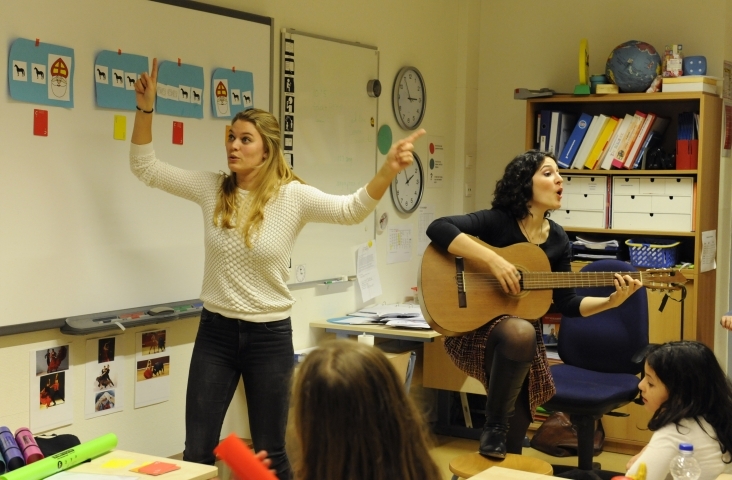 Co-teaching. Studenten van pabo en docent-muziekopleiding leren van elkaar.