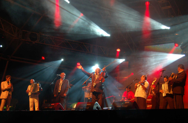 Taraf de Haïdouks. Foto ©Estevoaei Galician Wikipedia